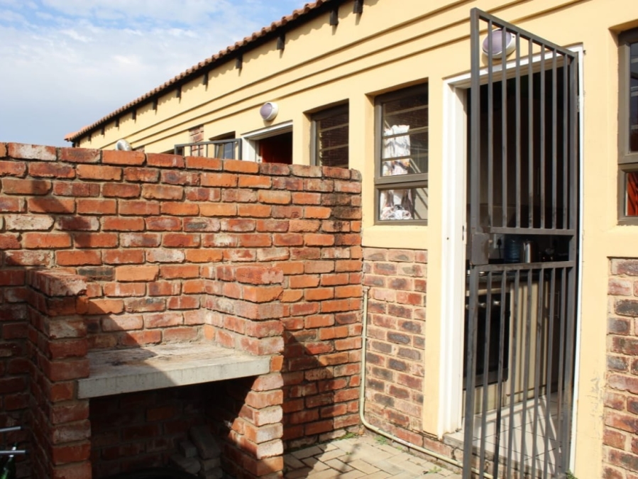 2 Bedroom Property for Sale in Potchefstroom North West